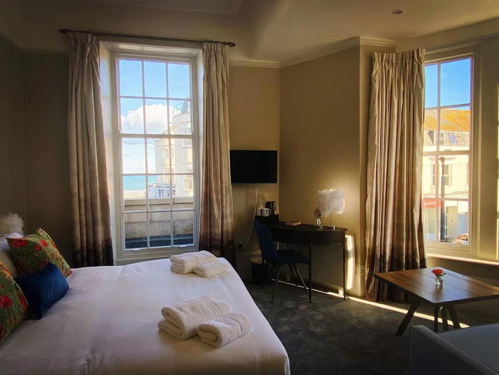 Chapter 1 Hotels 웨이머스만 객실 사진