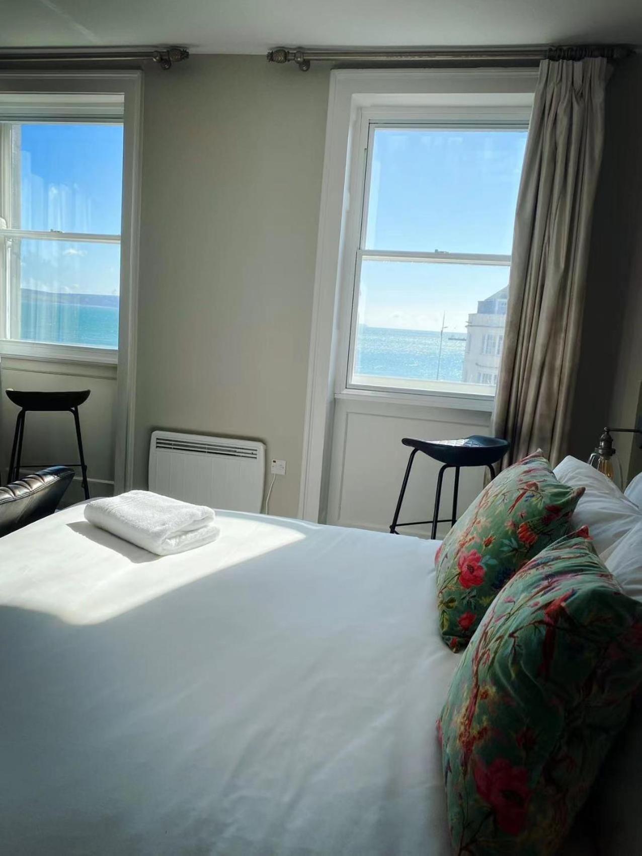 Chapter 1 Hotels 웨이머스만 객실 사진