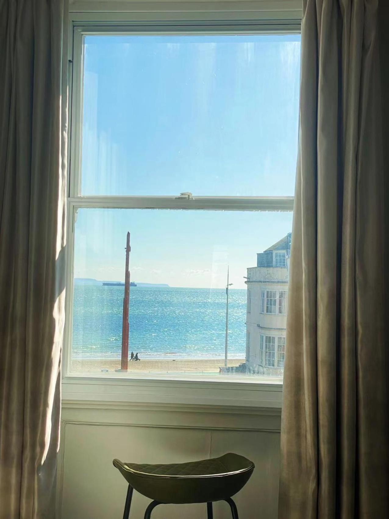 Chapter 1 Hotels 웨이머스만 객실 사진